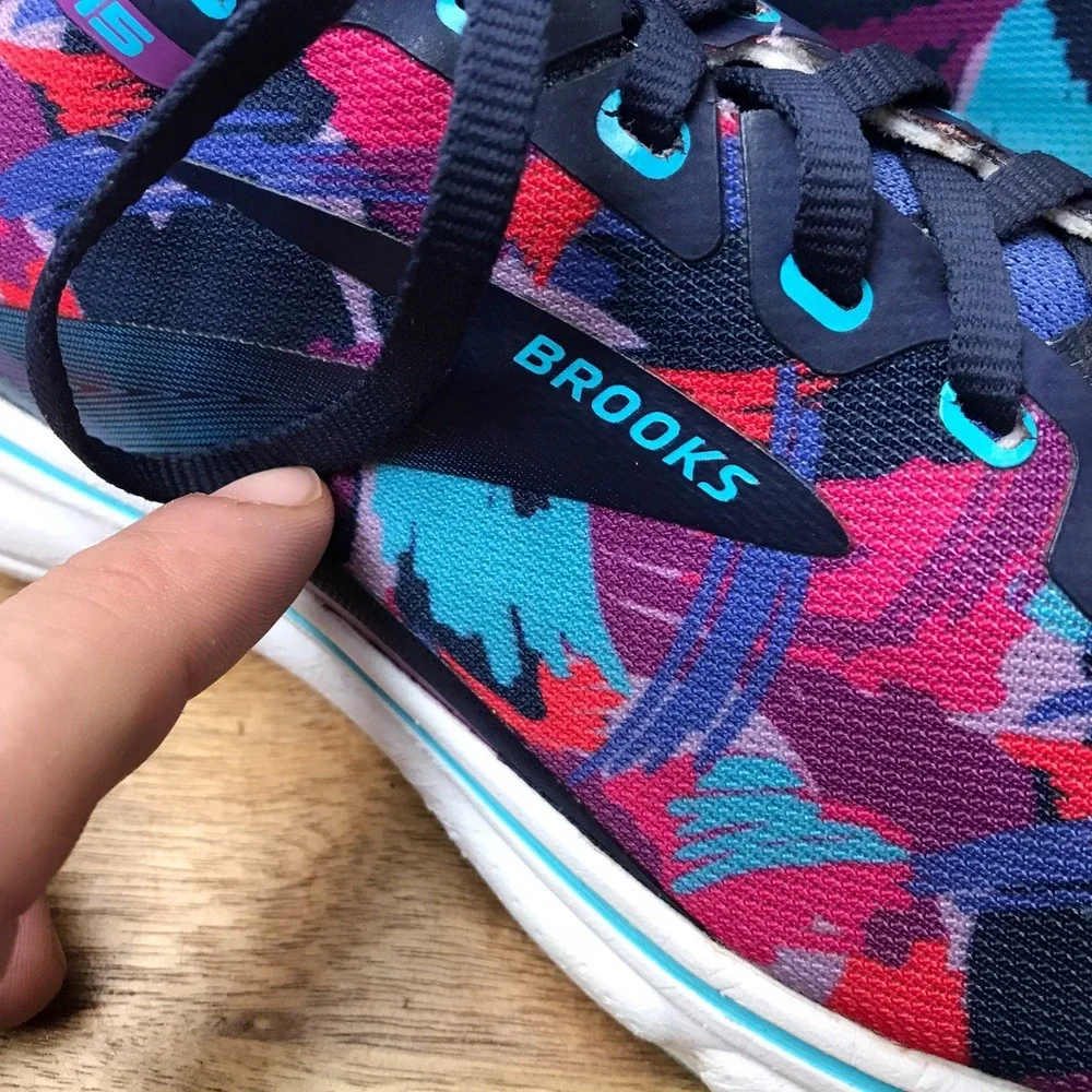 Brooks minor wear